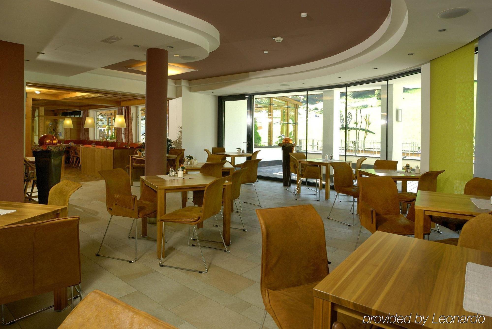 Hotel Bacher Asitzstubn ليوغانغ المطعم الصورة