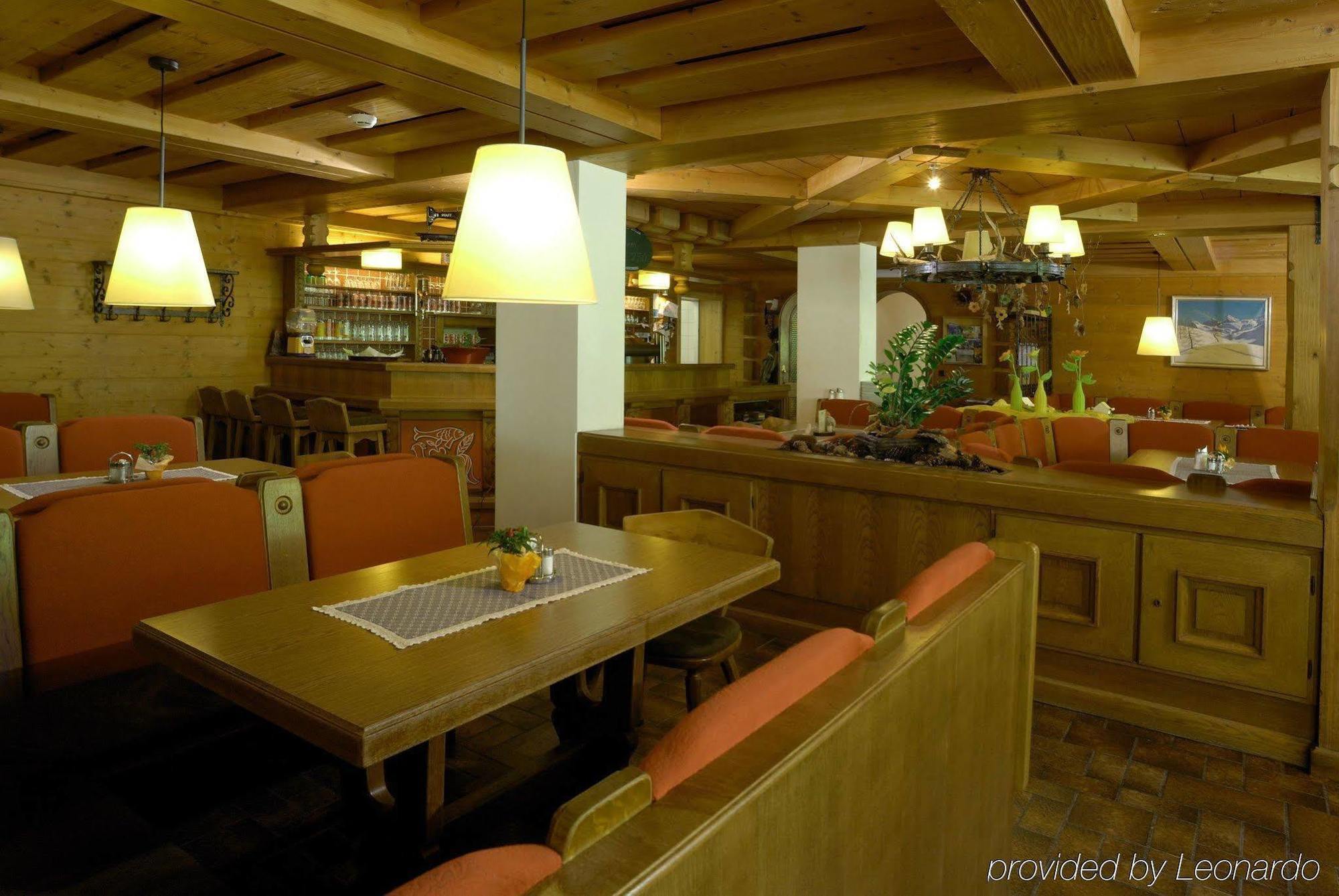 Hotel Bacher Asitzstubn ليوغانغ المطعم الصورة